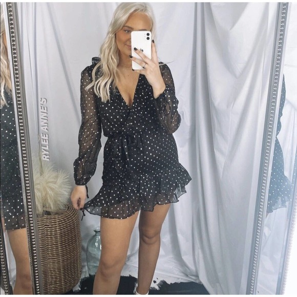 NWT Black and silver star V-neck ruffle with belt tie sheer sleeves mini dress - Picture 2 of 12